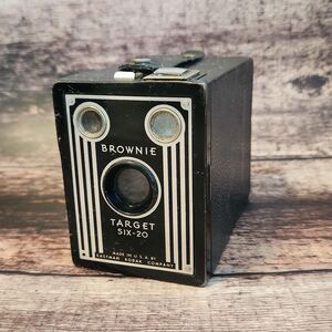 Eastman Kodak Six-20 Target Brownie Camera Art Deco Office Shelf Decor Untested